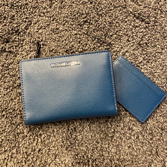 Michael Kors Tote and Wallet - Picture 8 of 8